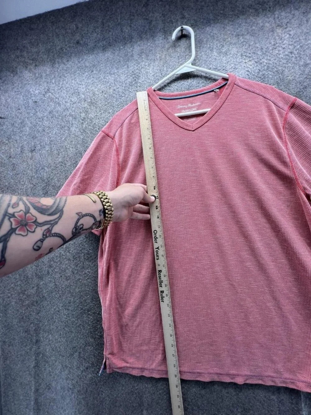 Tommy Bahama Shirt Men Large Red IslandZone V-Neck Casual Tee Geometric Cotton